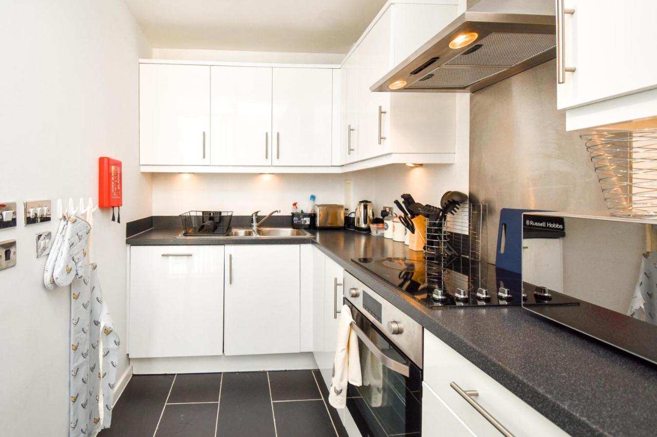 Milton Keynes Hub - Prime Location, Free Underground Parking Apartment Ngoại thất bức ảnh